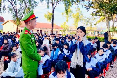 Tuyên truyền về phòng, chống pháo nổ và các tệ nạn xã hội tại trường THCS Trần Phú